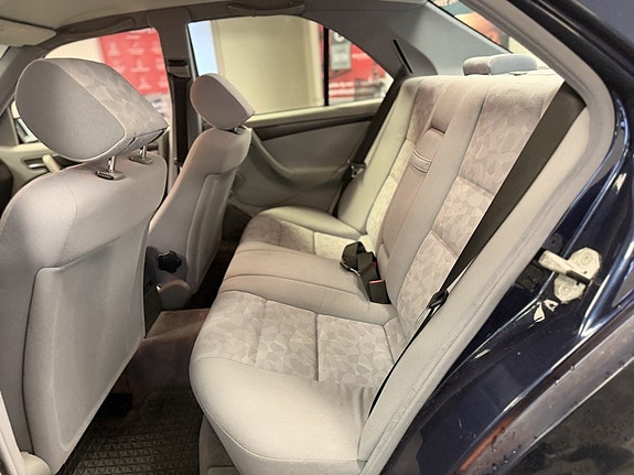 Mercedes-Benz C180 9 of 10