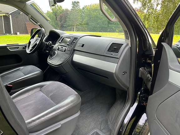 Volkswagen Multivan 13 of 15