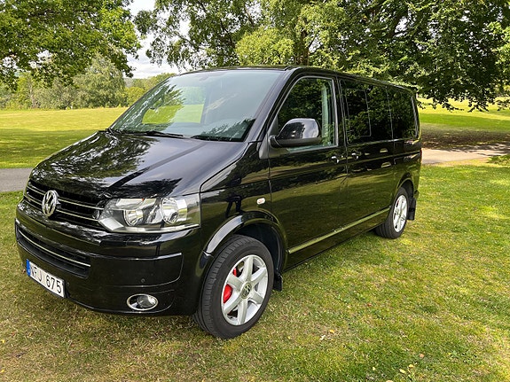 Volkswagen Multivan 2 of 15