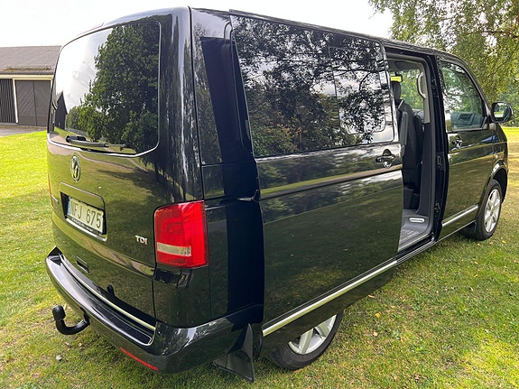 Volkswagen Multivan 10 of 15