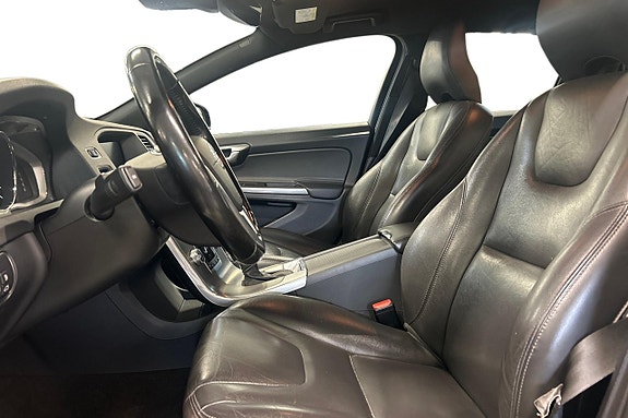 Volvo V60 Cross Country 13 of 26