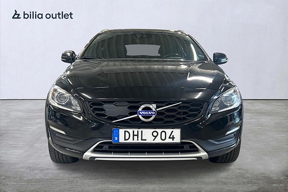 Volvo V60 Cross Country 3 of 26