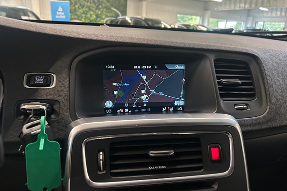 Volvo V60 Cross Country 18 of 26