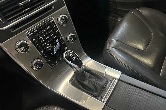 Volvo V60 Cross Country 23 of 26