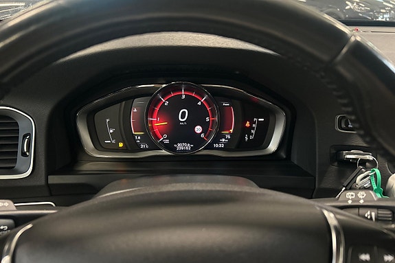 Volvo V60 Cross Country 17 of 26