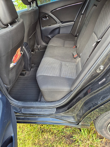 Toyota Avensis 5 of 8