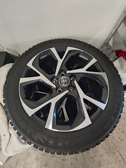 Toyota C-HR 8 of 8