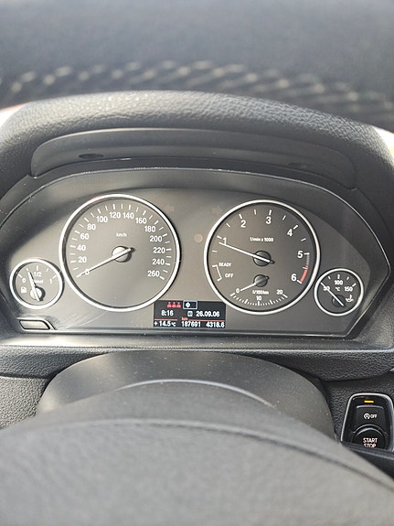 BMW 318d 9 of 12