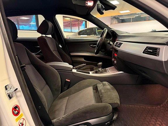 BMW 320d 14 of 23