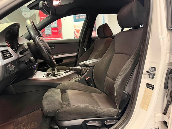 BMW 320d 17 of 23