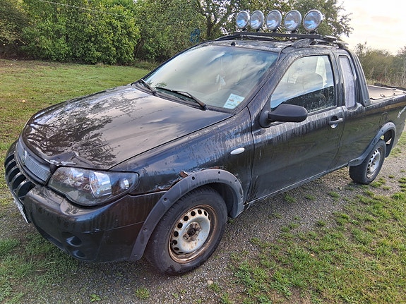 Fiat Strada 2 of 6
