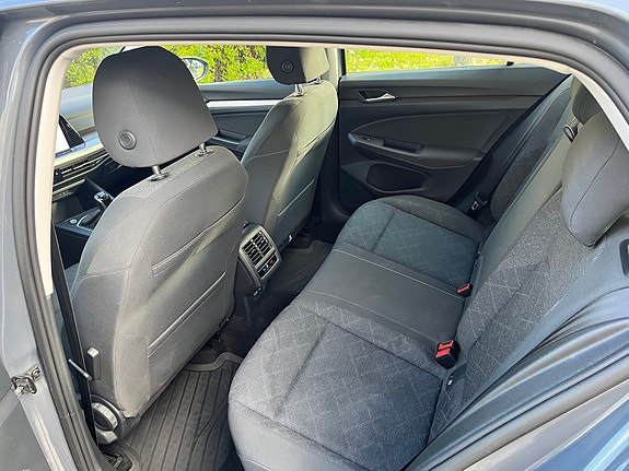 Volkswagen Golf VIII 4 of 6
