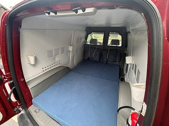 Volkswagen Caddy Maxi 6 of 7