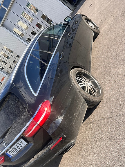 Mercedes-Benz E220 7 of 8
