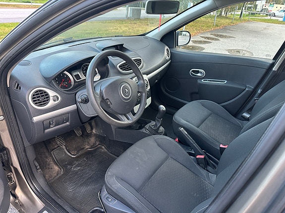 Renault Clio 6 of 7