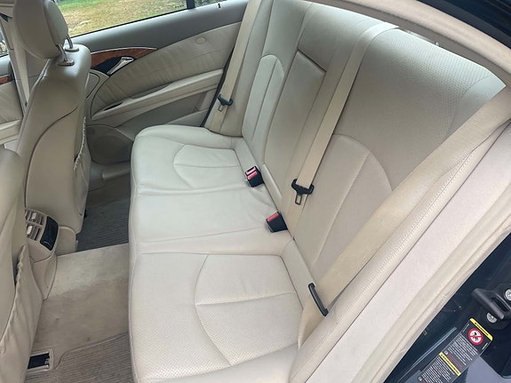 Mercedes-Benz E350 7 of 9