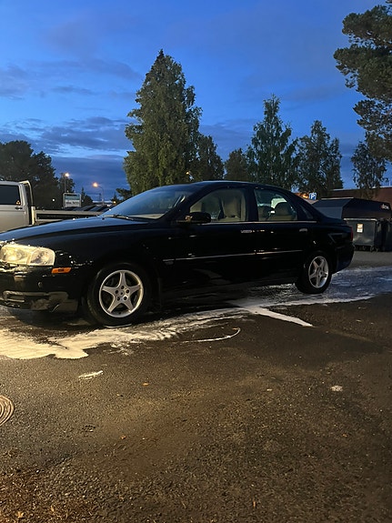 Volvo S80 2 of 6