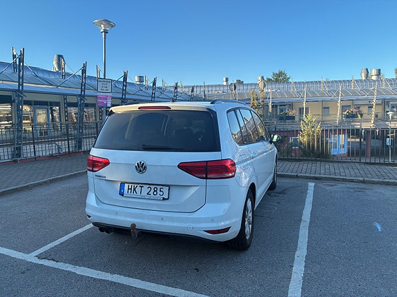 Volkswagen Touran 6 of 9