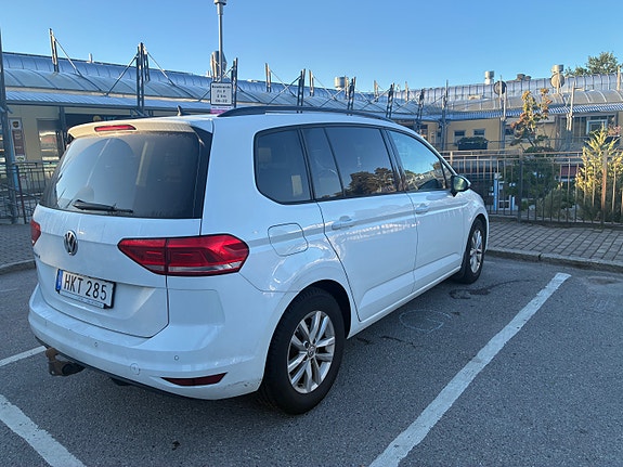 Volkswagen Touran 5 of 9