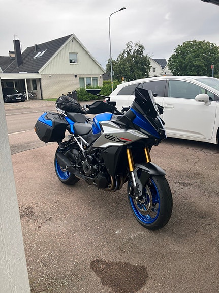 Suzuki GSX-S1000GX 2 of 8