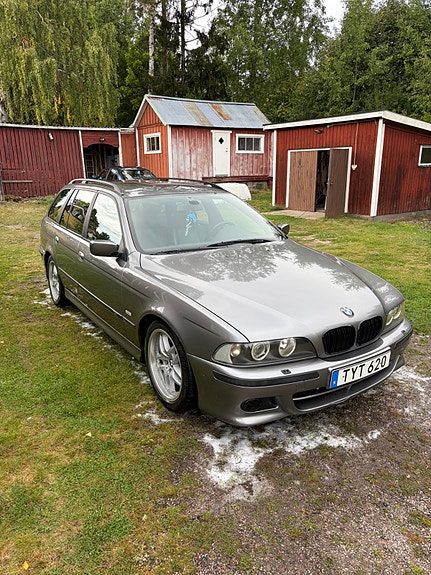 BMW 525i 2 of 10