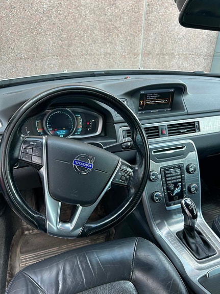 Volvo XC70 7 of 8