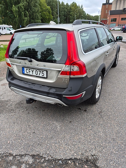 Volvo XC70 3 of 8