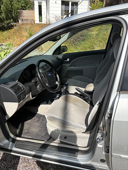 Ford Mondeo 7 of 9