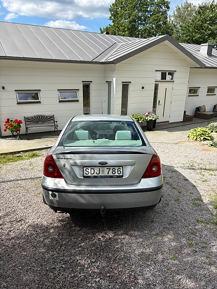 Ford Mondeo 5 of 9