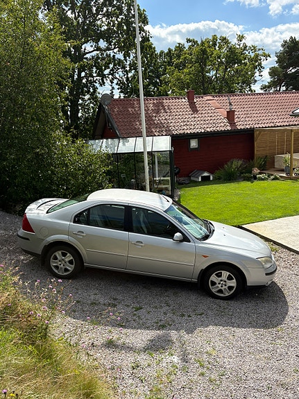 Ford Mondeo 8 of 9