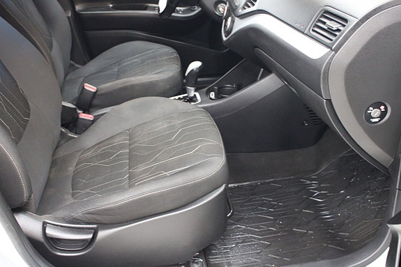 Kia Picanto 8 of 10