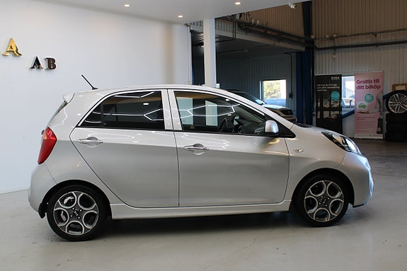 Kia Picanto 4 of 10