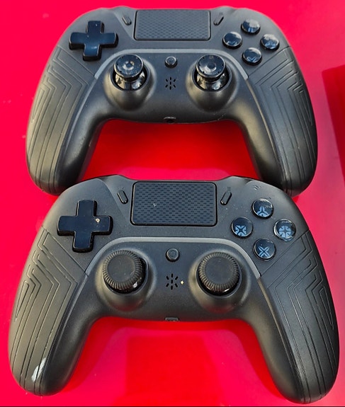 Playstation 4 med 2 kontroller image 3