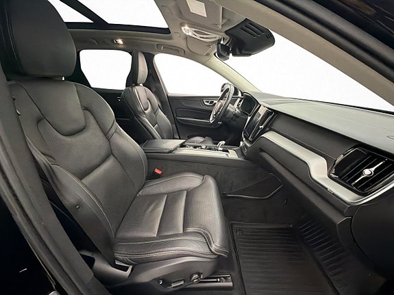Volvo XC60 22 of 30