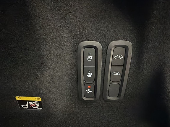Volvo XC60 12 of 30