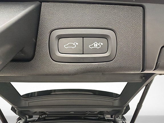 Volvo XC60 13 of 30