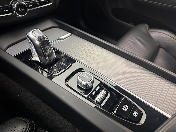 Volvo XC60 18 of 30