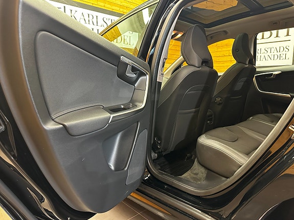 Volvo XC60 16 of 24