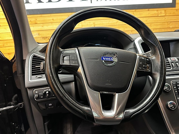 Volvo XC60 12 of 24