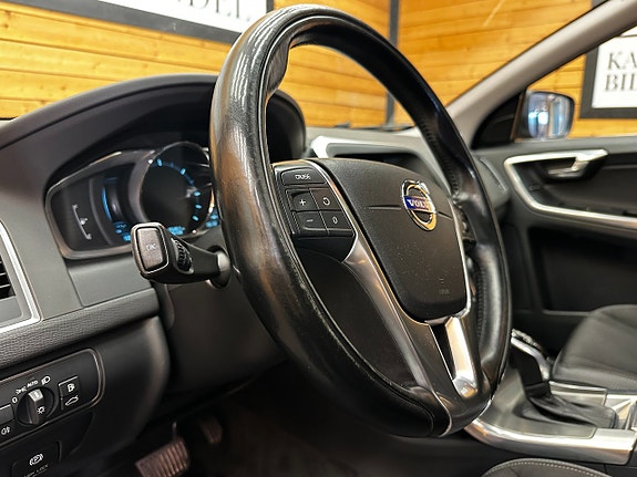 Volvo XC60 11 of 24