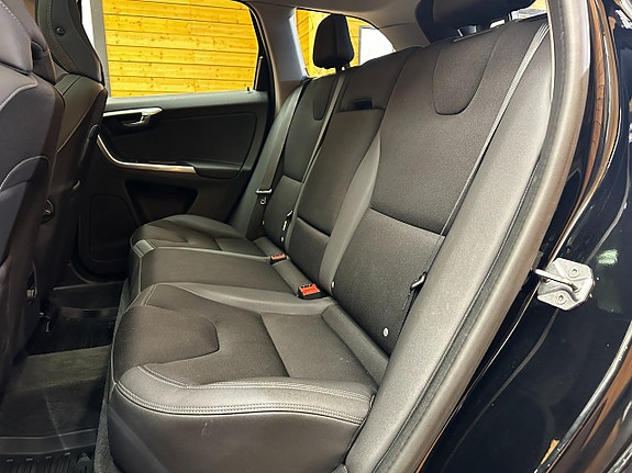 Volvo XC60 17 of 24
