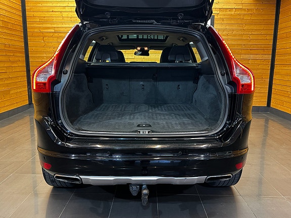 Volvo XC60 10 of 24