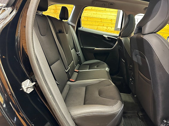 Volvo XC60 19 of 24