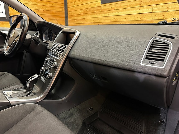 Volvo XC60 23 of 24
