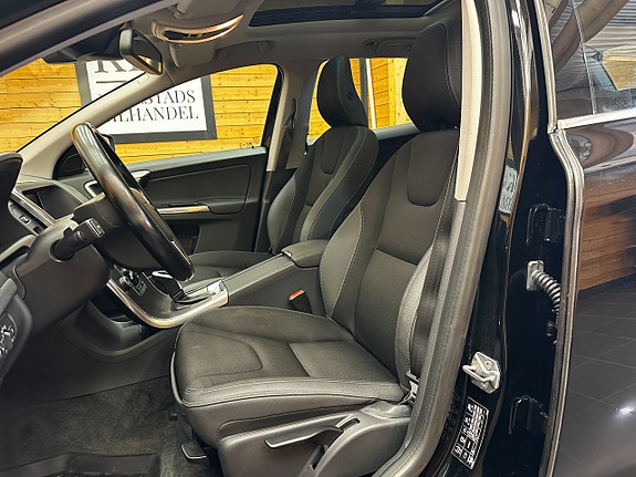 Volvo XC60 15 of 24
