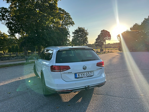 Volkswagen Passat Alltrack 5 of 7