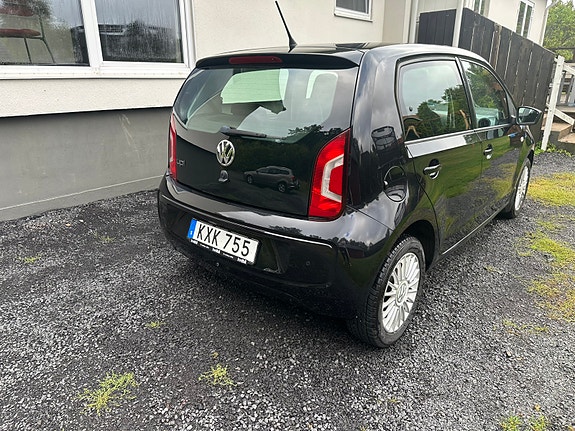 Volkswagen UP! 3 of 12