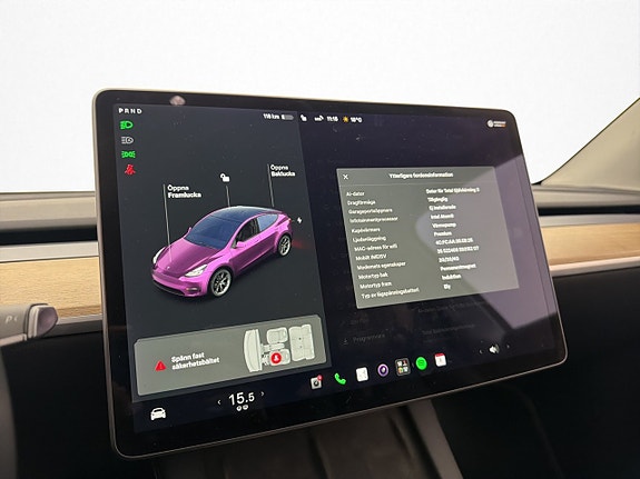 Tesla Model Y 21 of 30
