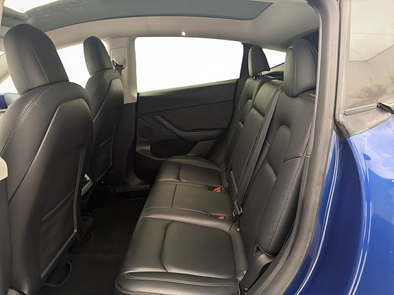 Tesla Model Y 12 of 30