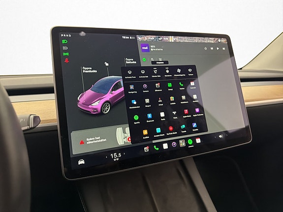 Tesla Model Y 22 of 30
